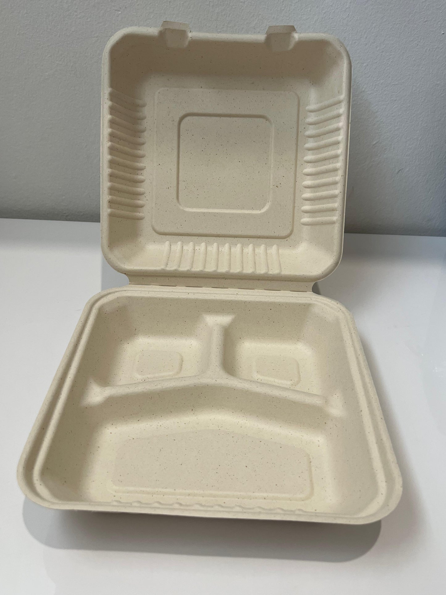 9 inch 3-Compartment Clamshell Lunch Box l 200 per carton